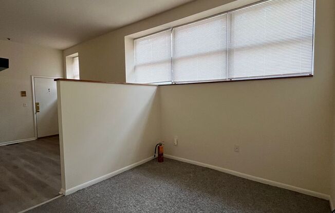 1 bed, 1 bath, $1,095, Unit 2