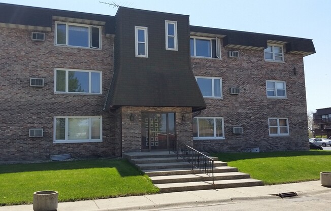 1608 Richmond Circle