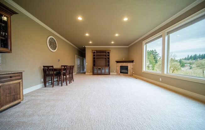 4 beds, 3.5 baths, $4,895