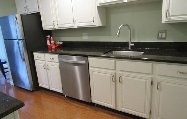 1 bed, 1 bath, 712 sqft, $1,795, Unit 120