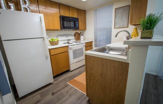 2 beds, 2 baths, 987 sqft, $969