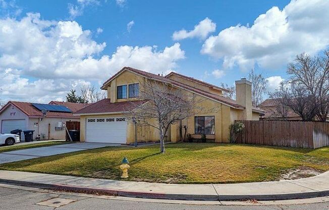 Tehachapi's Best!  3 bdrm/2.5 bath  In Town! Great Location! A Must See!!