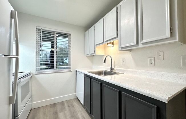 2 beds, 1 bath, 803 sqft, $1,515, Unit 67