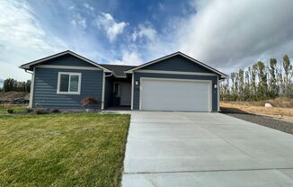 3 beds, 2 baths, $2,100