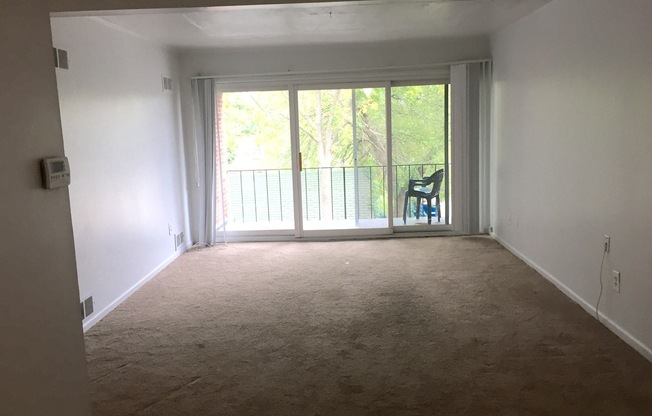 2 beds, 1 bath, 950 sqft, $1,245, Unit #311