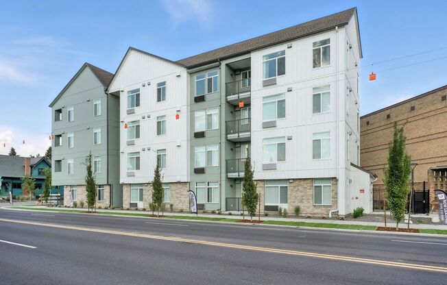 1 bed, 1 bath, 653 sqft, $1,450, Unit 210