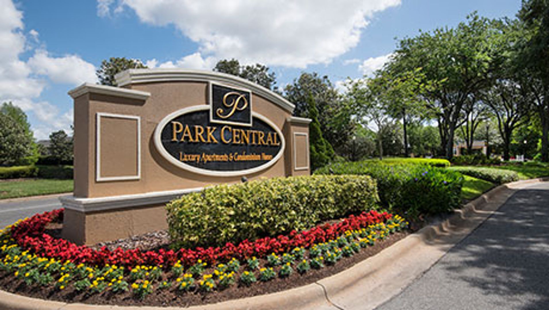 Updated 2br/2ba Condo in Park Central with W/D!