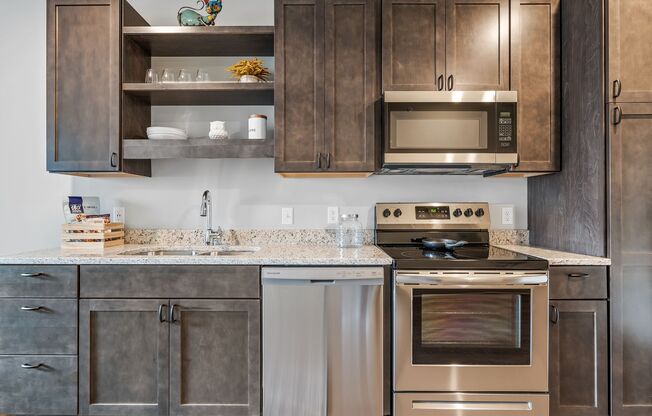 2 beds, 1 bath, 789 sqft, $1,600, Unit 302