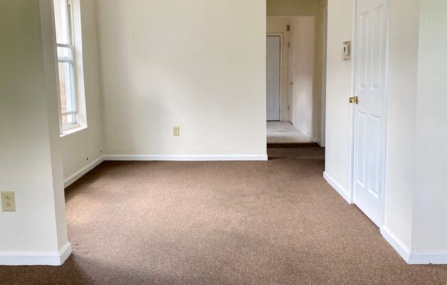 2 beds, 1 bath, $1,200