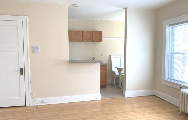 Studio, 1 bath, $895, Unit 26