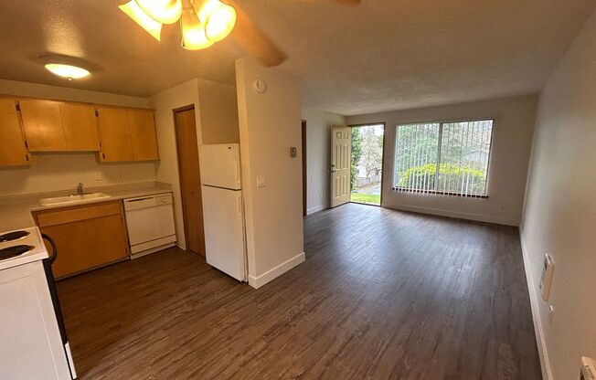 #374 CREEKSIDE APARTMENTS