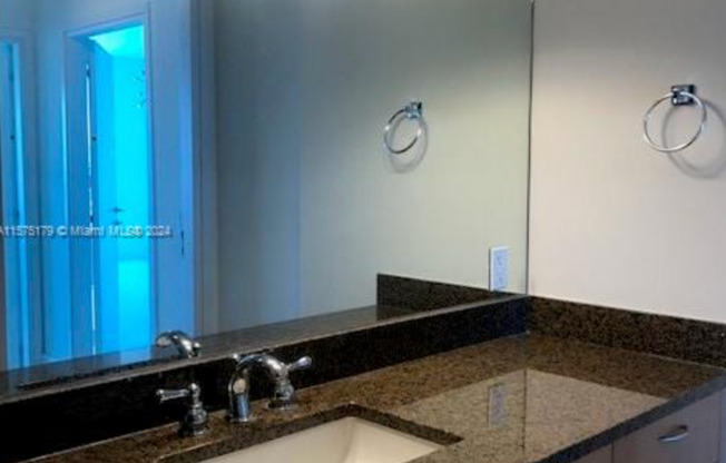 Stunning 2Bed/ 2Bath residence for rent at MET1