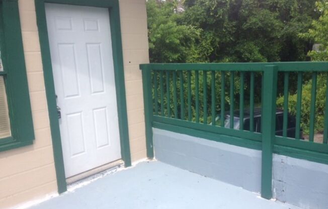 3244 17th Ave. S. Upper/Lower