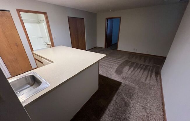 1 bed, 1 bath, 575 sqft, $700, Unit 407