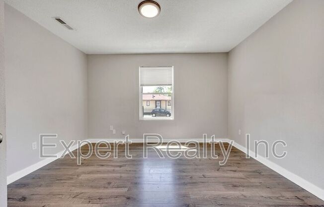1029 57 ST W