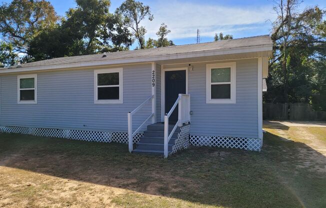 2209 W Yonge St Pensacola, FL 32505 Ask us how you can rent this home without paying a security deposit through Rhino!