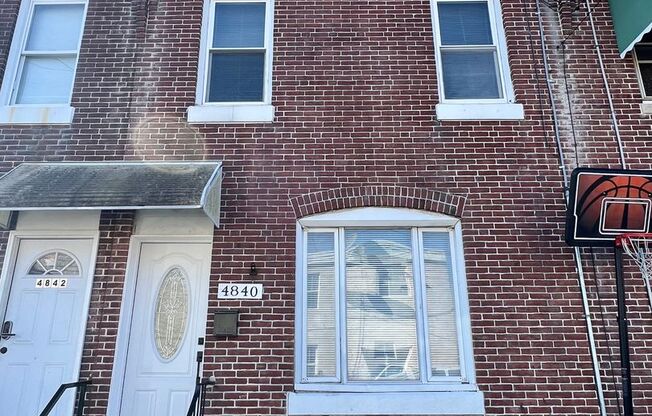 Recently Renovated 3-Bedroom Townhome in Tacony! Available NOW!