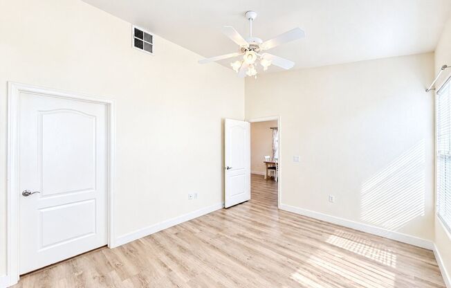 2 beds, 2 baths, $1,450, Unit # 1924