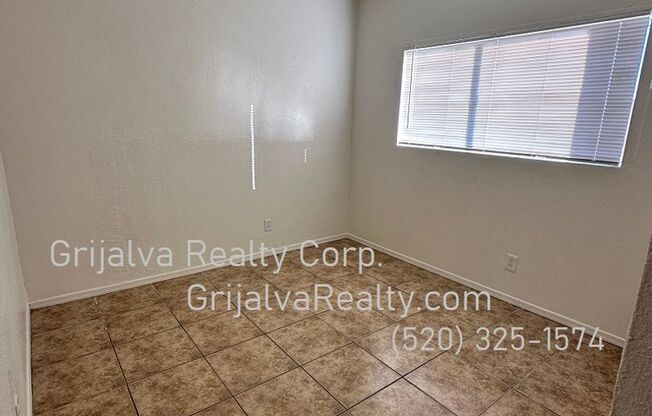 2 beds, 1 bath, 800 sqft, $995, Unit D