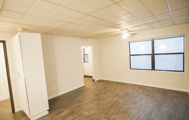 Great Studio in the Heart of NW Ready Now!