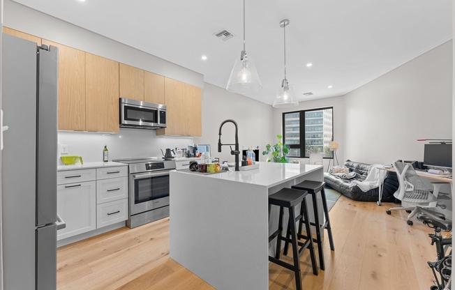 1 bed, 1 bath, 605 sqft, $2,850, Unit 415