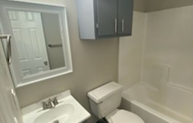 2 beds, 2 baths, 856 sqft, $920, Unit 2726-1210
