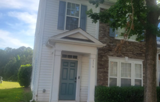 316 WALNUT WOODS