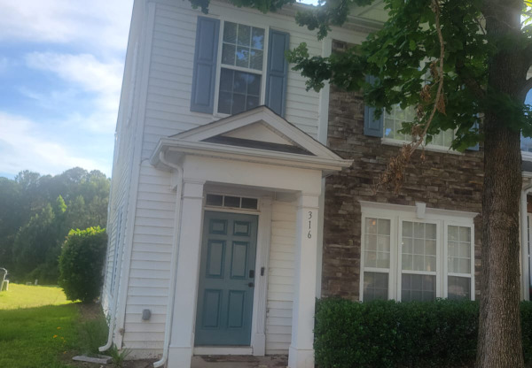 316 WALNUT WOODS