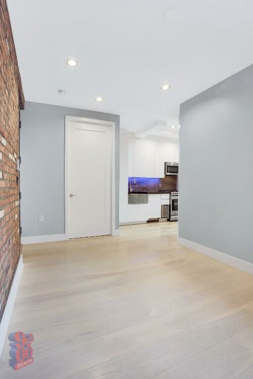 195 Stanton St, New York NY 6C