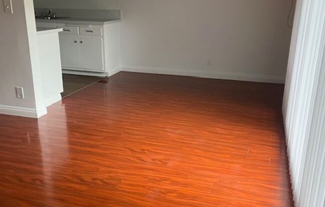129 - Starcrest Apartments