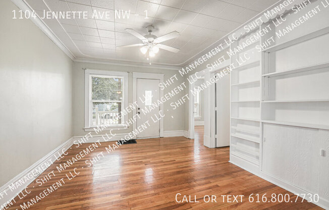 1104 JENNETTE AVE NW