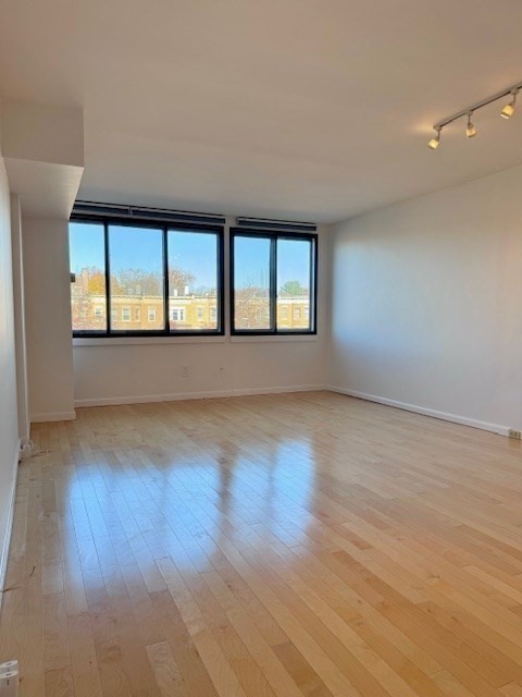 1 bed, 1 bath, 810 sqft, $2,950, Unit 422