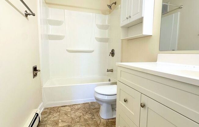 3 beds, 1.5 baths, 984 sqft, $1,535, Unit 109L-7