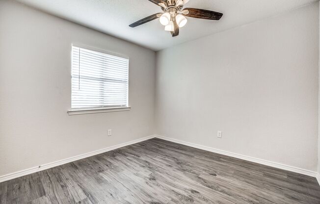 Updated 3BD with Granite Counters