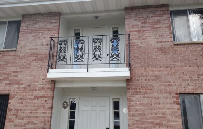 August Management presents the Colonial Apartments in New Holstein