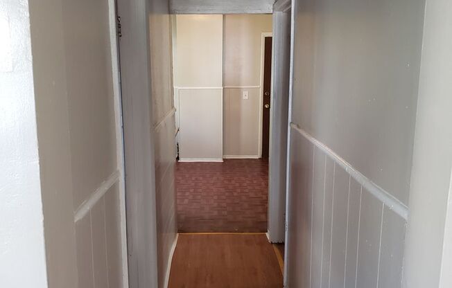 3 beds, 1 bath, $1,299, Unit 1