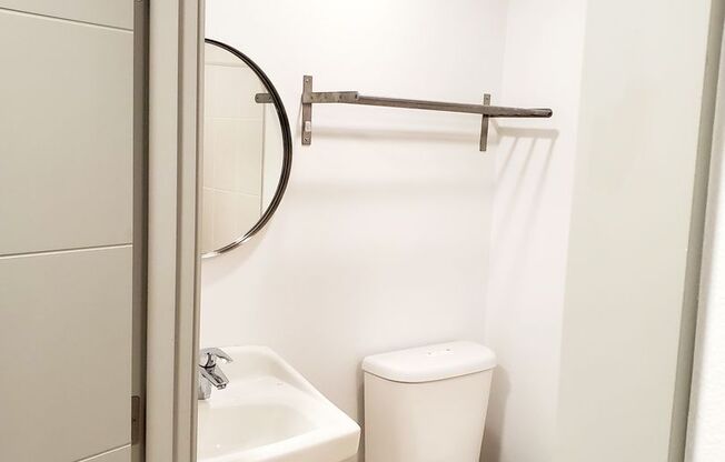 Studio, 1 bath, 167 sqft, $999, Unit B003
