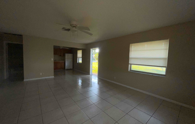 1570 A E BREEZY LN