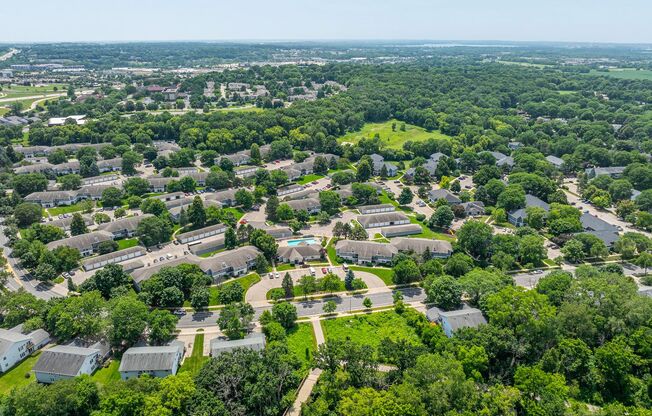 2 beds, 1 bath, 932 sqft, $1,399, Unit 452