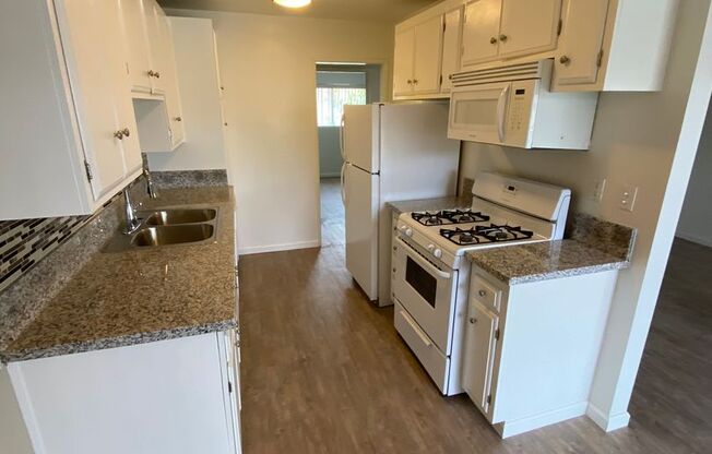 1 bed, 1 bath, 750 sqft, $2,165