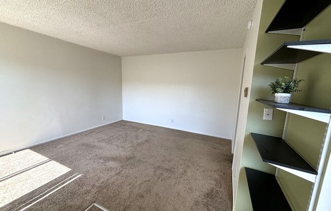 Studio, 1 bath, 345 sqft, $1,525, Unit 70