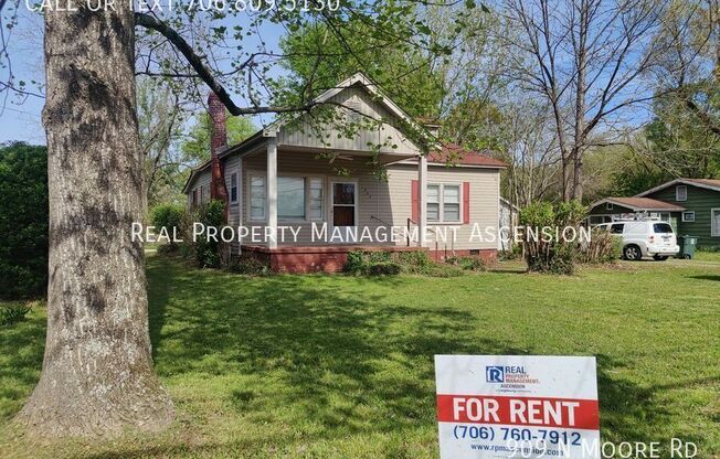 909 N MOORE RD