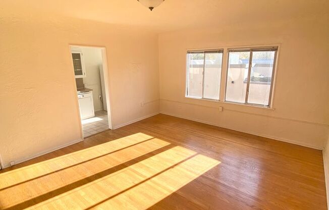 1 bed, 1 bath, 590 sqft, $2,225, Unit 09