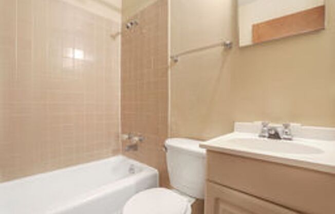 2 beds, 1 bath, $1,175, Unit 210