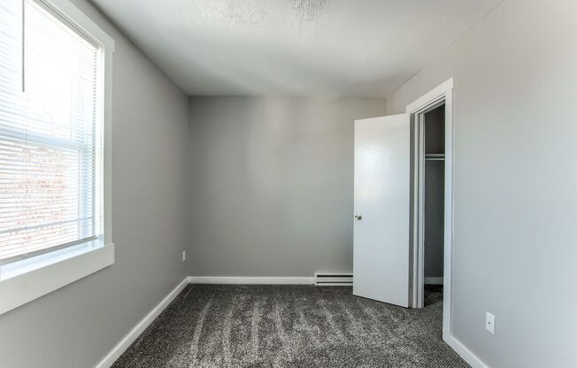 2 beds, 1 bath, $1,300, Unit 1778