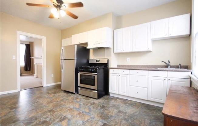 3 beds, 1 bath, $1,700
