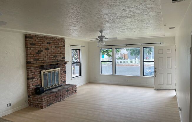 3 beds, 1 bath, 1,400 sqft, $2,999, Unit 4737 67th St.