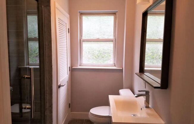 2 beds, 1 bath, $1,725, Unit #2