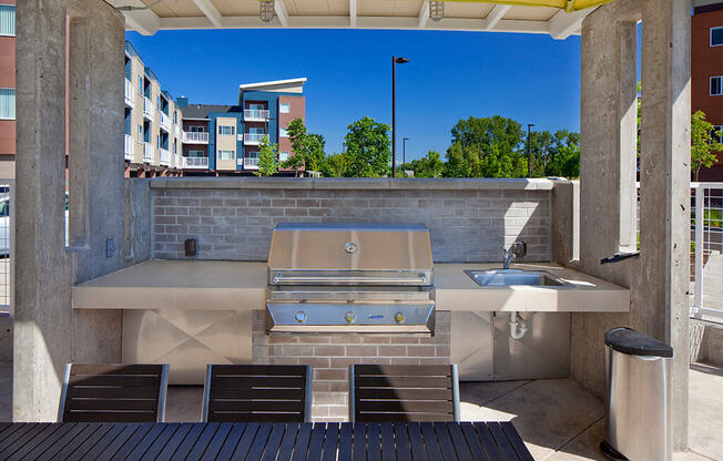 Picnic Area With Grilling Facility at Riverwalk, Eugene, Oregon