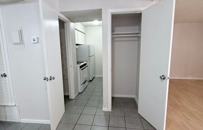 1 bed, 1 bath, 700 sqft, $1,054, Unit ELP2202-143